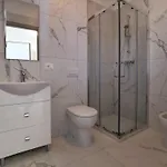 A Stones Throw From The Centre Apartamento
